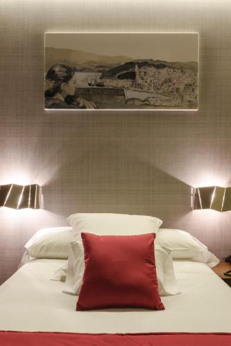 Single Room image 7