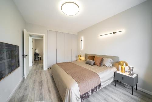 Two-Bedroom Apartment with Balcony image 5
