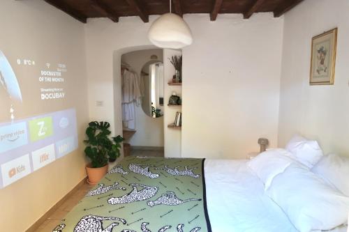 Peaceful centre flat with yard