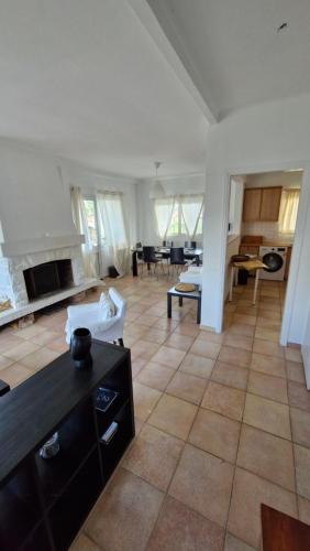 Little Villa in Chalkoutsi (Attiki)