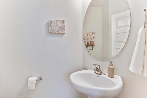 Close to UVU & BYU Golf Course Pet Friendly