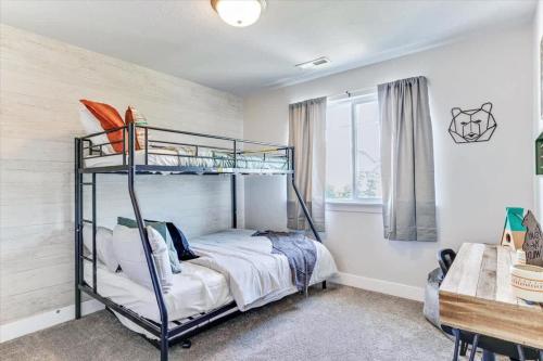 Close to UVU & BYU Golf Course Pet Friendly