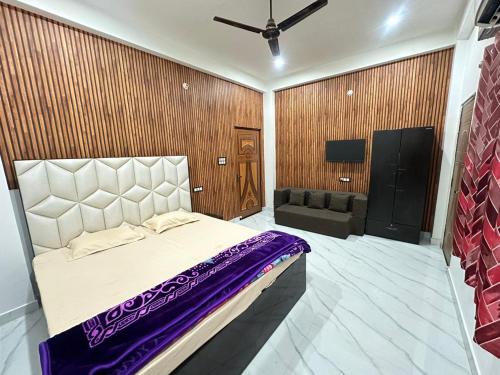 Accommodation Plus- 5 bedrooms duplex house