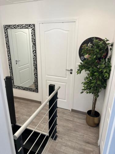 Cosy & Style blue forest room proche CDG AirPort in Tremblay-en-France