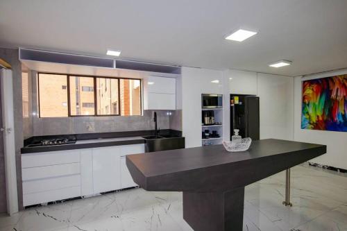 Wow! apartamento al lado de cc Oviedo y cc Sta Fe, Medellín (photo 2)