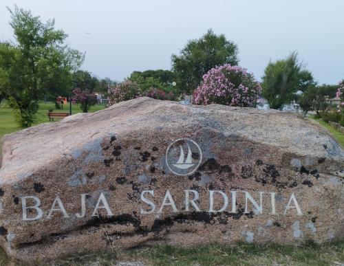 Seaside apartment Baja Sardinia - 6pl June July - 150 m from smeraldo beach