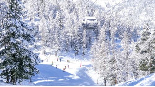 Appartement rénové cosy avec belle vue Appartement rénové cosy avec belle vue