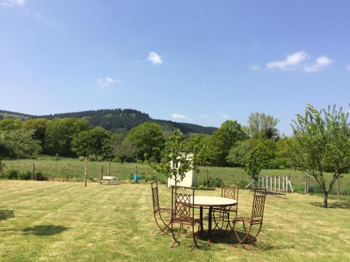 Chambre Raphael les monts in Gueret
