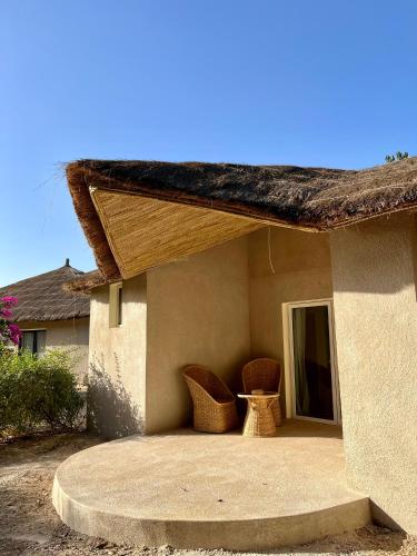 Patogumai, Nino Lodge in Fimela