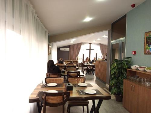 Étterem, Royal Meridien Hotel in Yasamal