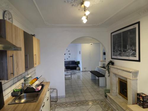 Parkplatze, Einzelbetten, 2 Balkone, fast Wi-Fi 100 Mbit, Homeoffice, Aufzug, lichtdurchflutet, Pano in 埃爾倫塞