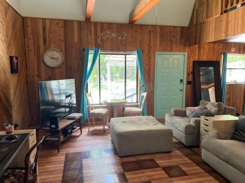 3 Rivers Retreat in Branford, USA