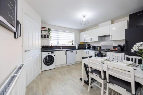 Trox Home - Cosy Vibes - FREE Parking - Zero Fuss, Манчестер (фото 11)
