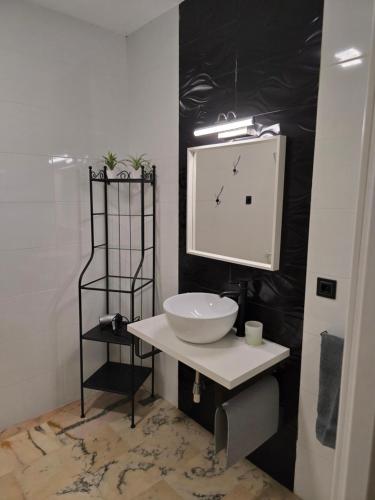 LHOME Santa Justa Centro, Seville (photo 11)