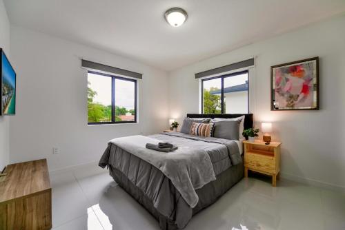Duplex 3BR with Free Parking in Miami Northwest in Miami, USA