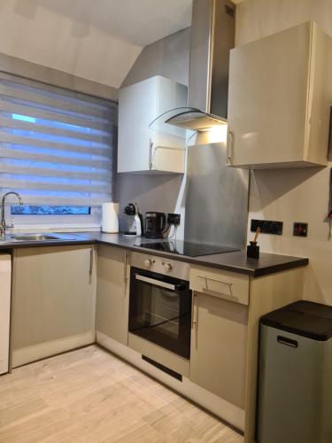 廚房, Peebles High Street Apartment in 皮布爾斯