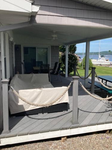 Newly renovated cottage with AC in Honeoye, USA