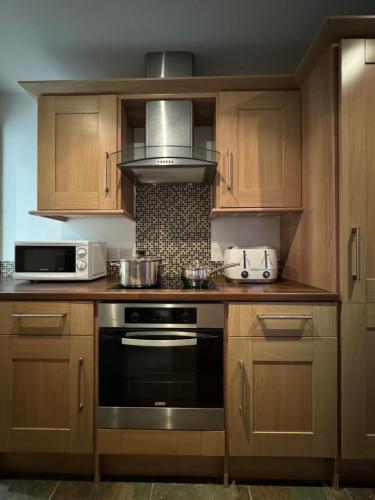 Home-Feel House Maidstone in Bridge