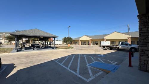 Sunbridge Inn & Suite Extended Stay
