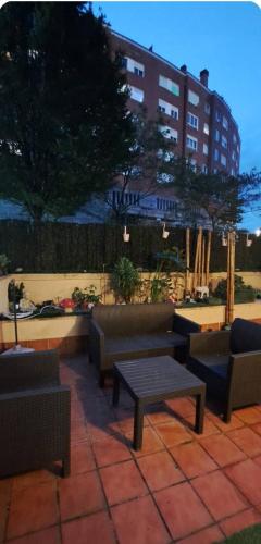 Habitacion con salida directa a terraza chill out, Bilbao (foto 2)