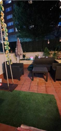 Habitacion con salida directa a terraza chill out, Bilbao (foto 7)