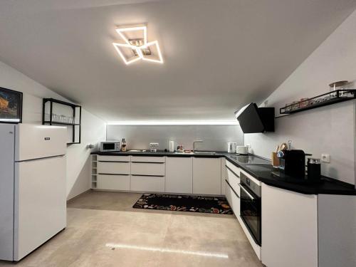 廚房, Family apartment in Erlensee - Autobahn A45 A66 - Frankfurt Airport FRA in 埃爾倫塞