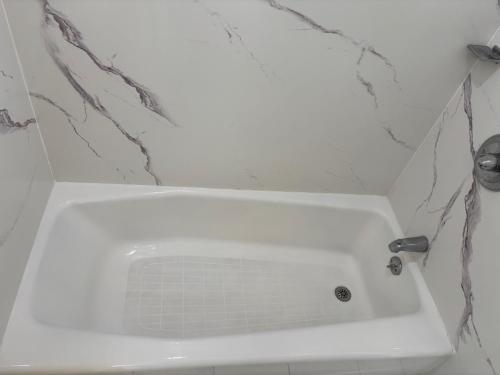 The Monterey Fireplace Inn - image 3