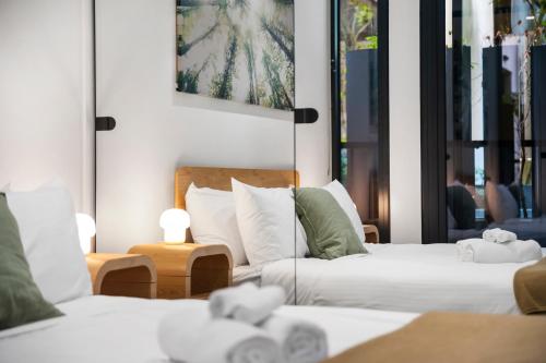 Stylish, Modern and Central Apt with Balcony and WiFi, Melbourne (photo 6)