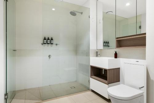 Stylish, Modern and Central Apt with Balcony and WiFi, Melbourne (photo 10)