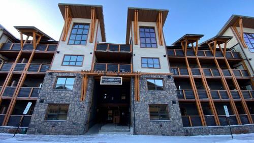Spring Creek Spacious 3 Bed 2 Bath - Tap to explore photos
