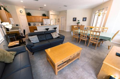 GatedVilla CloseToDisney Pool Gamesroom in Davenport, USA