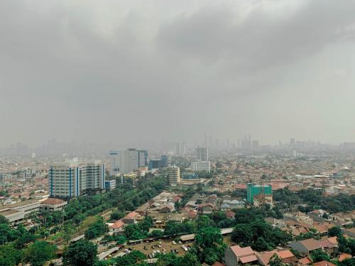 Modern Studio at Green Pramuka City Apartment By Travelio, Jakarta (photo 10)