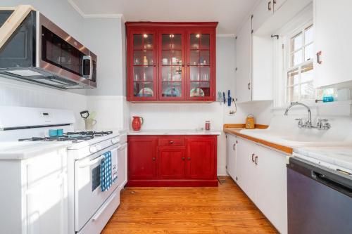 Doras Dutch Cottage Charmer with Swimming Pool in คลาร์กสวิล (AR)