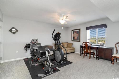 Cozy Double Queen Studio! Yacht Club at Barefoot Landing! 1-501B in Myrtle Beach, USA