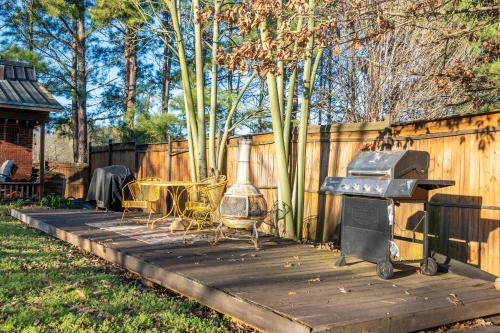 บริการและสิ่งอำนวยความสะดวก, Doras Dutch Cottage Charmer with Swimming Pool in คลาร์กสวิล (AR)