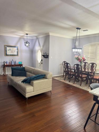 Peaceful Abode - Luxury double rooms in Denton, USA