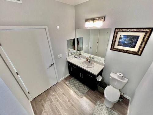 KING BED - Luxury 2 Bed 2 Bath By Stanford, SFO & Tech Giants in Menlo Park, CA KING BED - Luxury 2 Bed 2 Bath By Stanford, SFO & Tech Giants in Menlo Park, CA