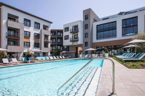 KING BED - Luxury 2 Bed 2 Bath By Stanford, SFO & Tech Giants in Menlo Park, CA KING BED - Luxury 2 Bed 2 Bath By Stanford, SFO & Tech Giants in Menlo Park, CA