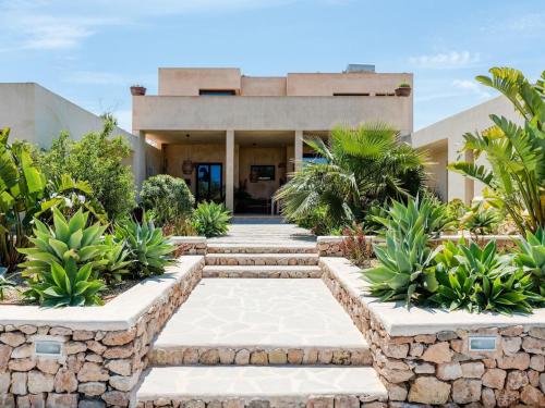 Villa in San Agustin with Private Pool & Gardens