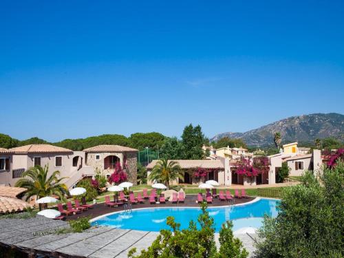 Sardinian-style apartment near beach