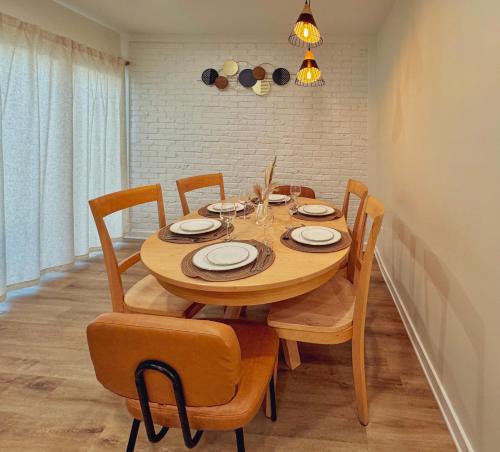Elegant 3BR 2BA Entire Apartment Short Walk To The Beach Heart Of Wildwood in Wildwood, USA