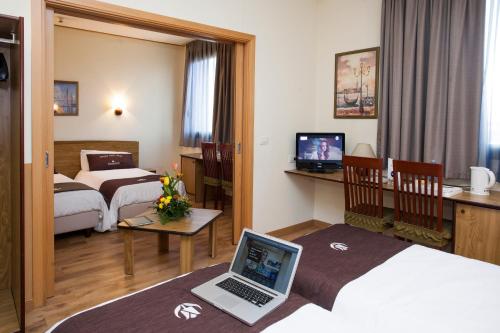 hotel photo