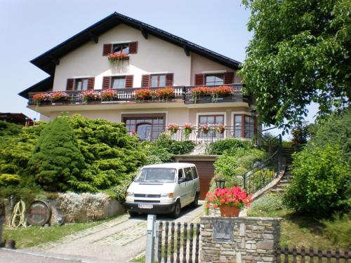 B&B Emmersdorf an der Donau - Haus Sundl - Privatzimmer - Bed and Breakfast Emmersdorf an der Donau