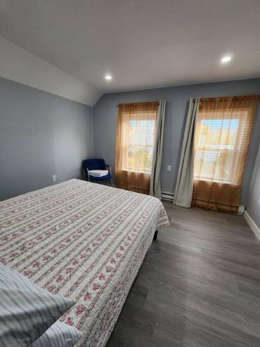 Two-Bedroom Home 25 min to NYC free parking-UNIT-2