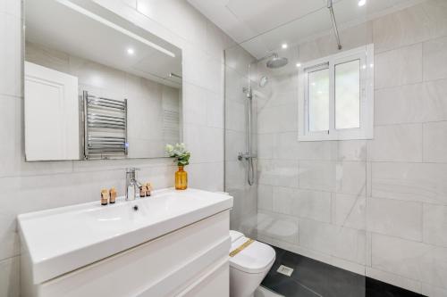 Calma House Aloha Gardens Marbella by VPS - 샤워실