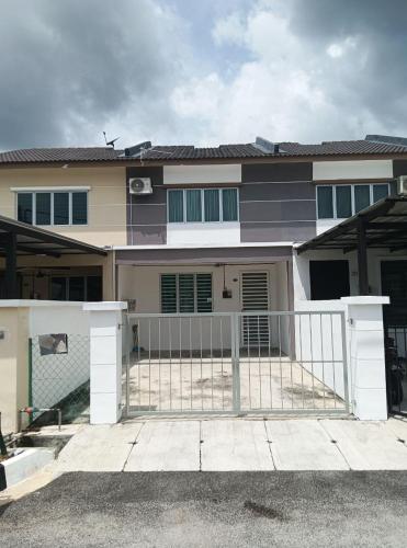 Kak Chik Homestay Tasek Gelugor in Kepala Batas