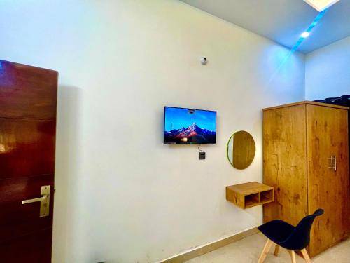 BNB Royal Inn - image 14