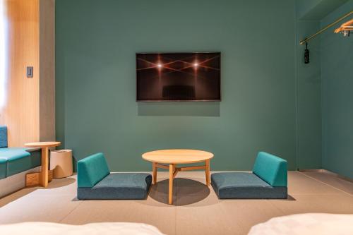 room detail thumbnail 1