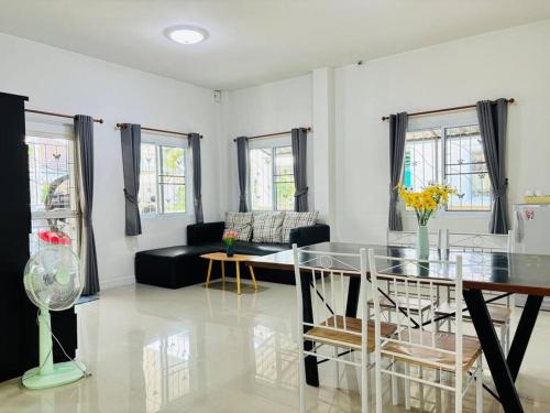 บ้านม่วนใจ๋ดีญ่า in Mae Jo