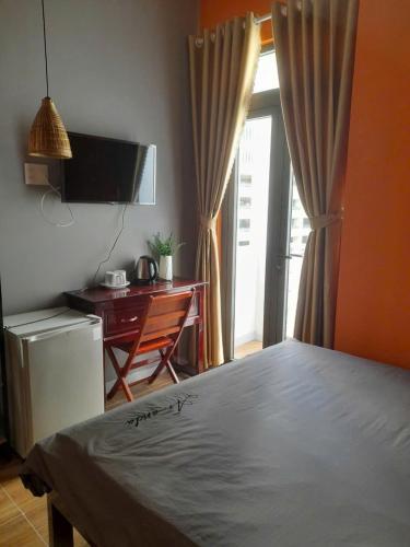 Deluxe Double Room with Balcony room in Thanh Hằng Homestay